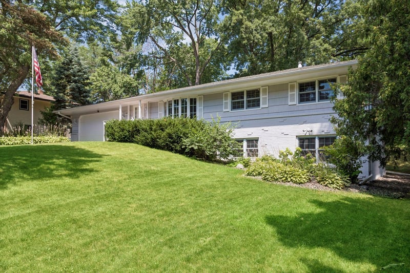 14110 Bellevue Dr, Minnetonka, MN 55345