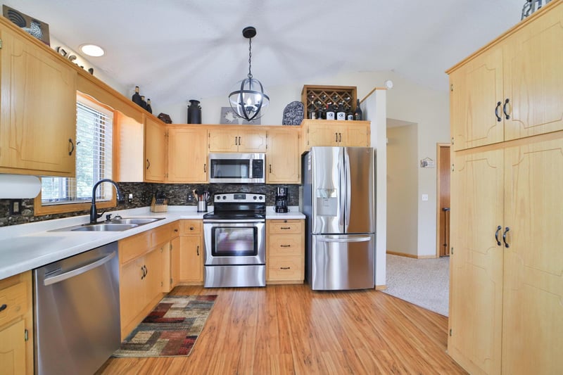 908 Lilac Ln, Little Falls, MN 56345