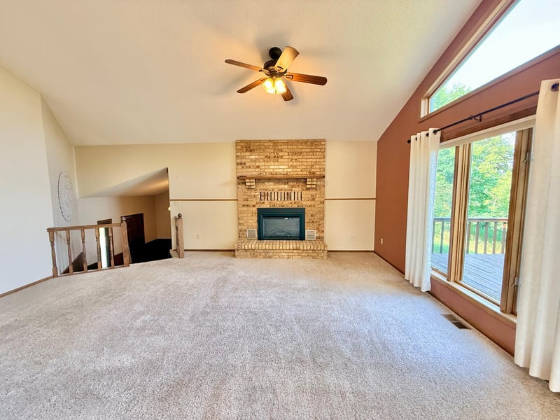 219 Lakeview Dr, Spicer, MN 56288