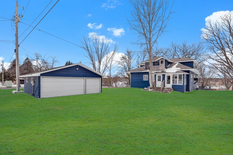 345 2nd Ave SW, Milaca, MN 56353