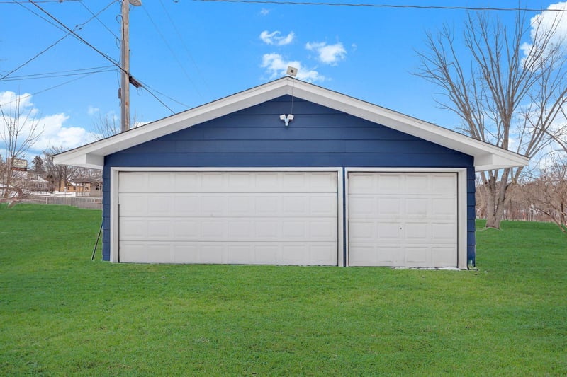 345 2nd Ave SW, Milaca, MN 56353