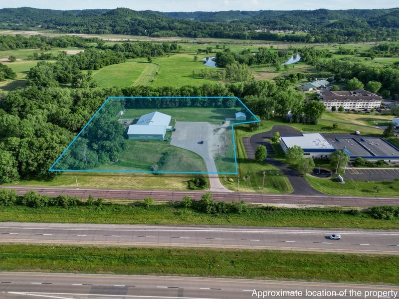 3340 S Kinney Coulee Rd, Onalaska, WI 54650