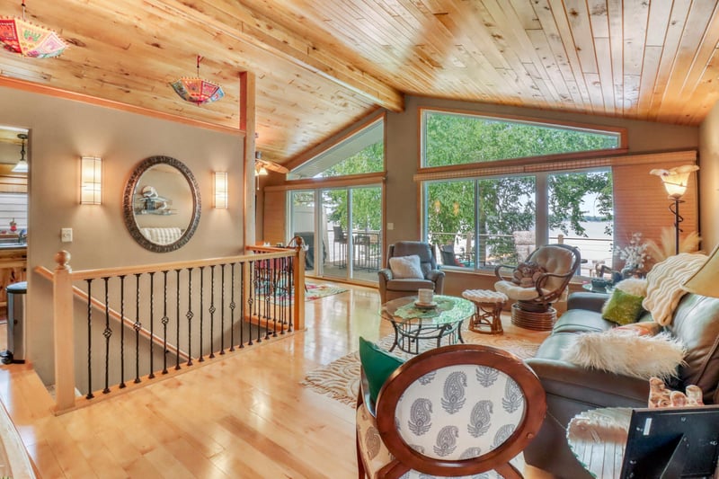 672 S Shore Dr, Detroit Lakes, MN 56501