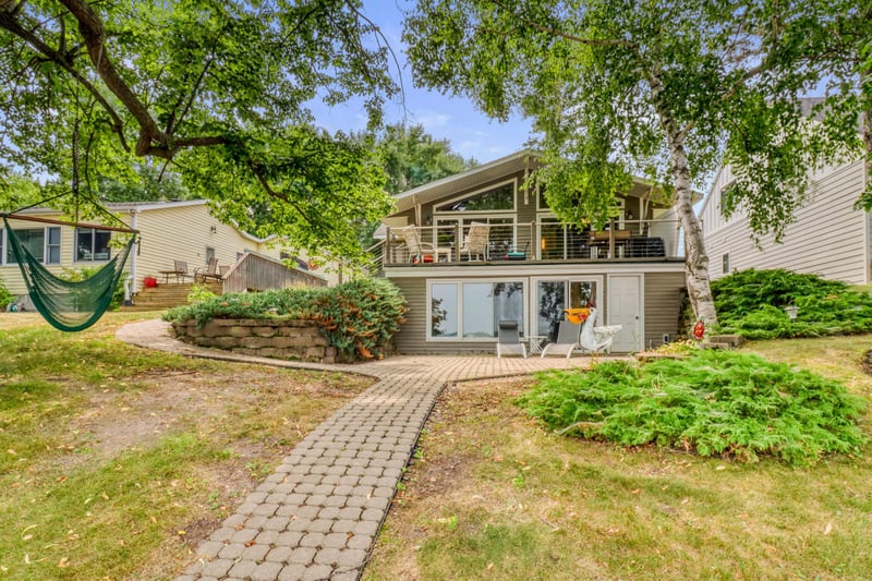 672 S Shore Dr, Detroit Lakes, MN 56501