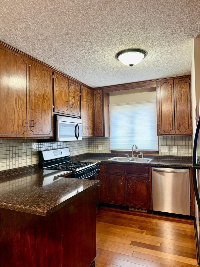 1552 Creek Meadows Dr NW, Coon Rapids, MN 55433