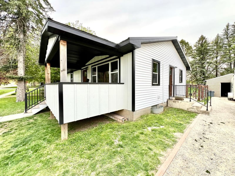 145 1st St NW, Elgin, MN 55932