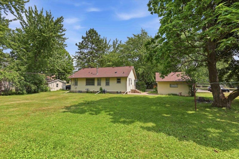 527 Morrison St, Mora, MN 55051