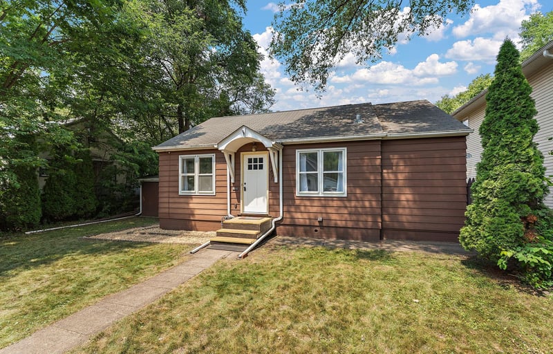 1367 7th St E, Saint Paul, MN 55106