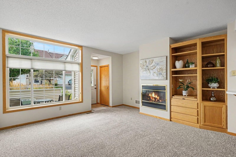 15345 Greenhaven Ln #103, Burnsville, MN 55306
