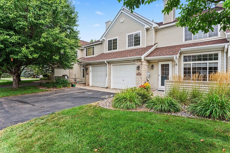 15345 Greenhaven Ln #103, Burnsville, MN 55306