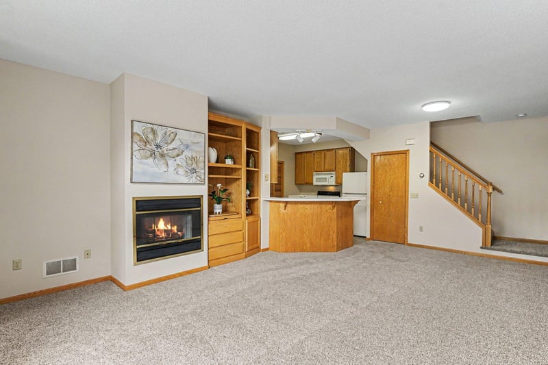 15345 Greenhaven Ln #103, Burnsville, MN 55306