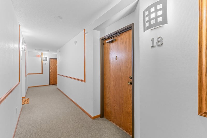 1225 Ferndale St N #B18, Maplewood, MN 55119