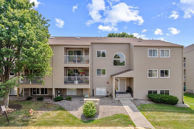 1225 Ferndale St N #B18, Maplewood, MN 55119