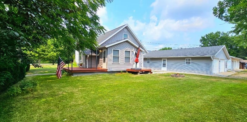 810 Columbia, Morris, MN 56267