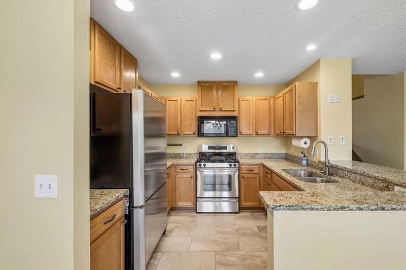 6429 157th St W, Apple Valley, MN 55124