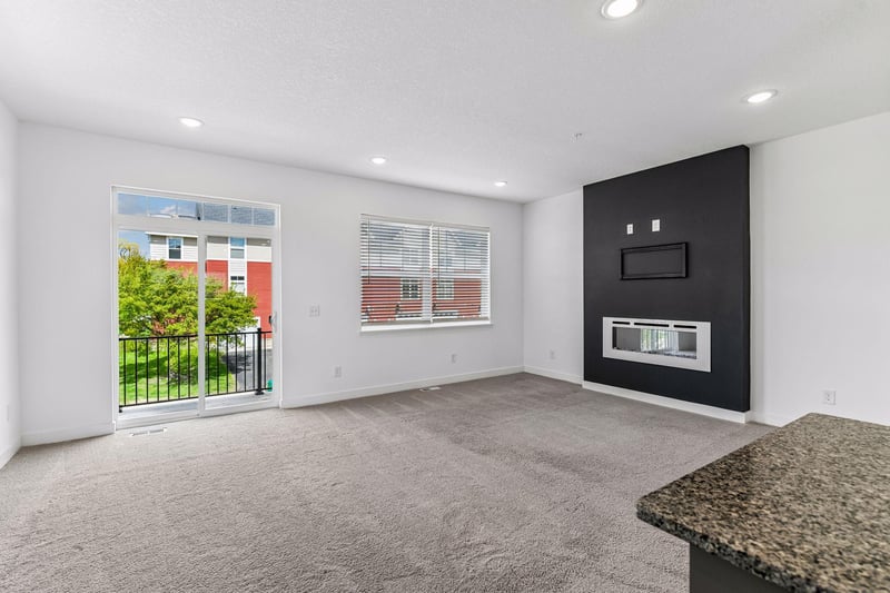 3141 Clover Ridge Dr, Chaska, MN 55318