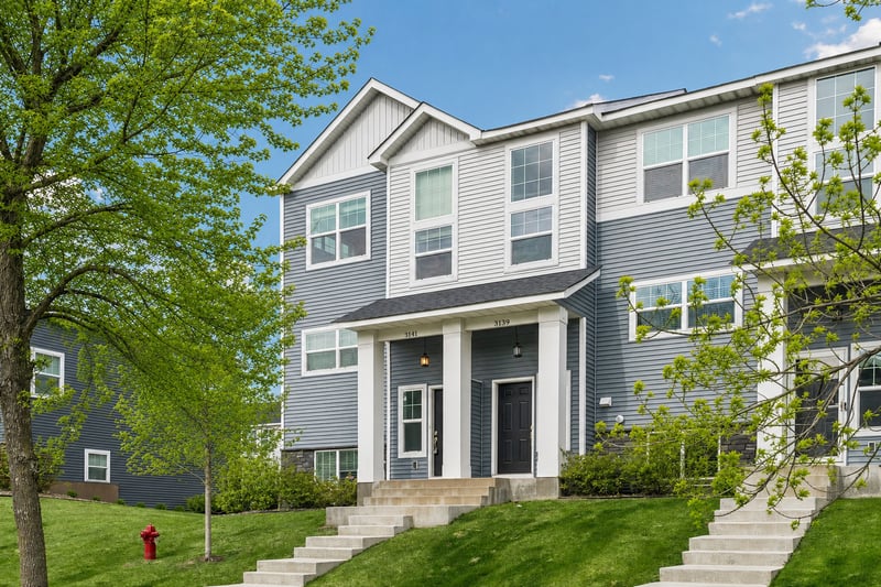 3141 Clover Ridge Dr, Chaska, MN 55318