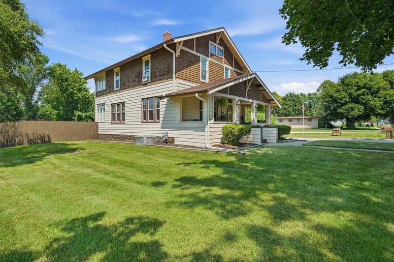 137 1st Ave NW, Winnebago, MN 56098
