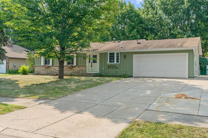 9665 106th Ave N, Maple Grove, MN 55369