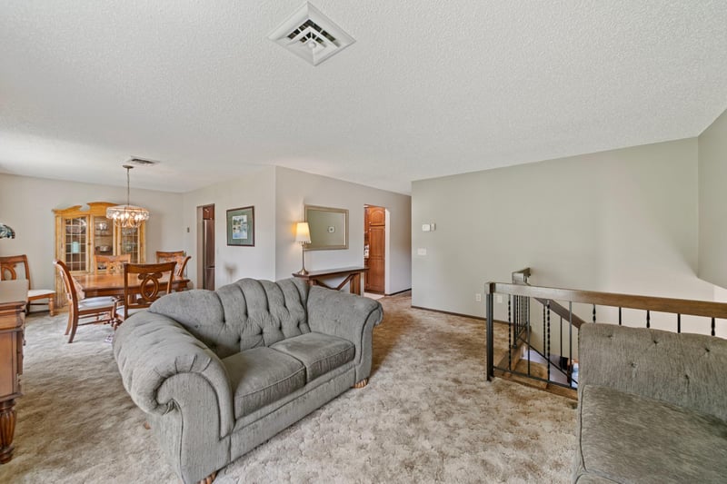 5330 Pine Cone Ln, Carver, MN 55315