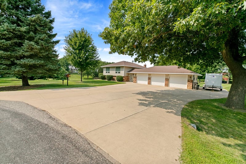 5330 Pine Cone Ln, Carver, MN 55315