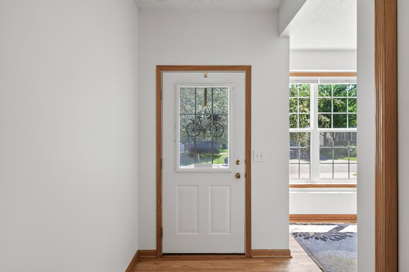 3896 Darling Dr, Woodbury, MN 55125