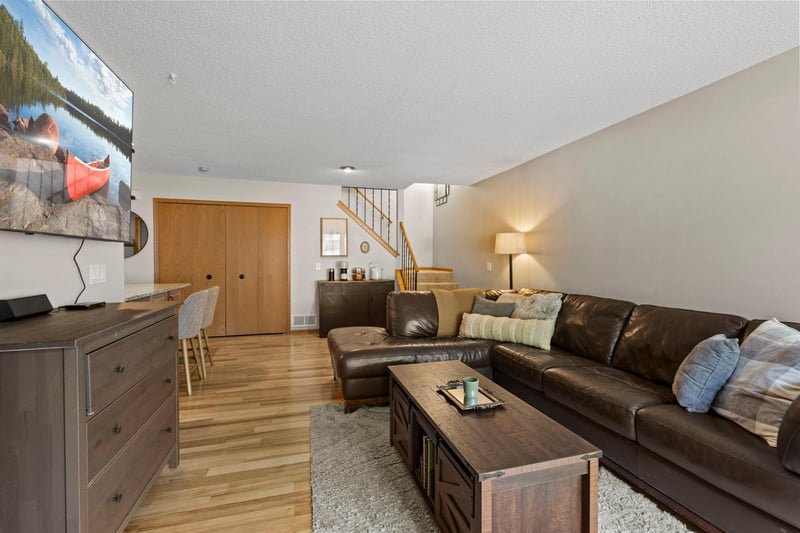 1514 Cottage Dr, Stillwater, MN 55082