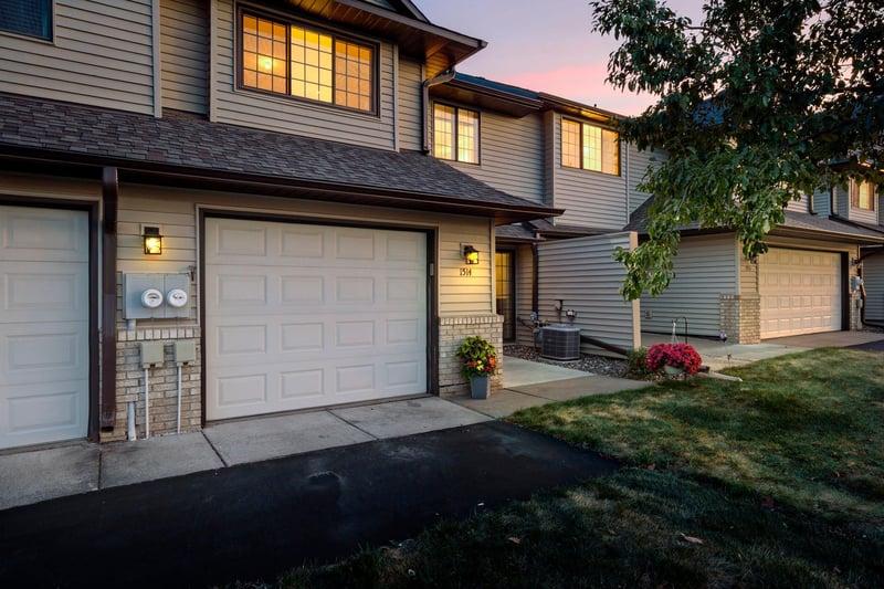 1514 Cottage Dr, Stillwater, MN 55082