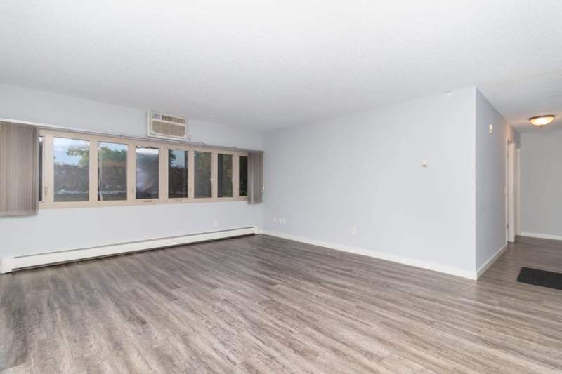 4351 Parklawn Ave #7E, Edina, MN 55435