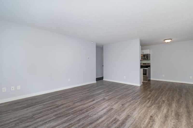 4351 Parklawn Ave #7E, Edina, MN 55435
