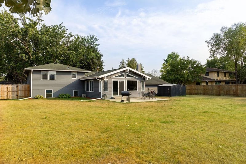 316 Cannon View Dr, Red Wing, MN 55066