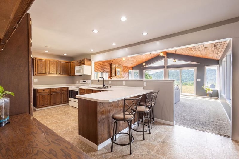 316 Cannon View Dr, Red Wing, MN 55066