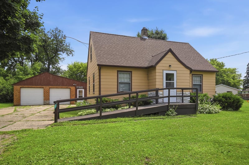 26756 540th Ave, Lansing, MN 55950