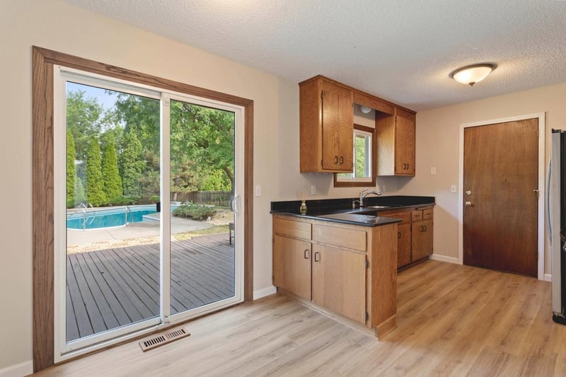 3819 Lodestone Ln, Eagan, MN 55122