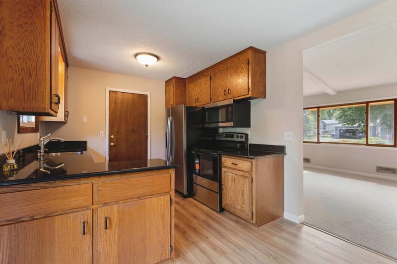 3819 Lodestone Ln, Eagan, MN 55122