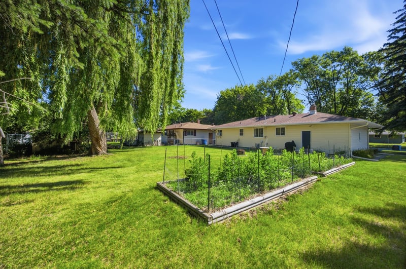 1719 18th St S, Moorhead, MN 56560