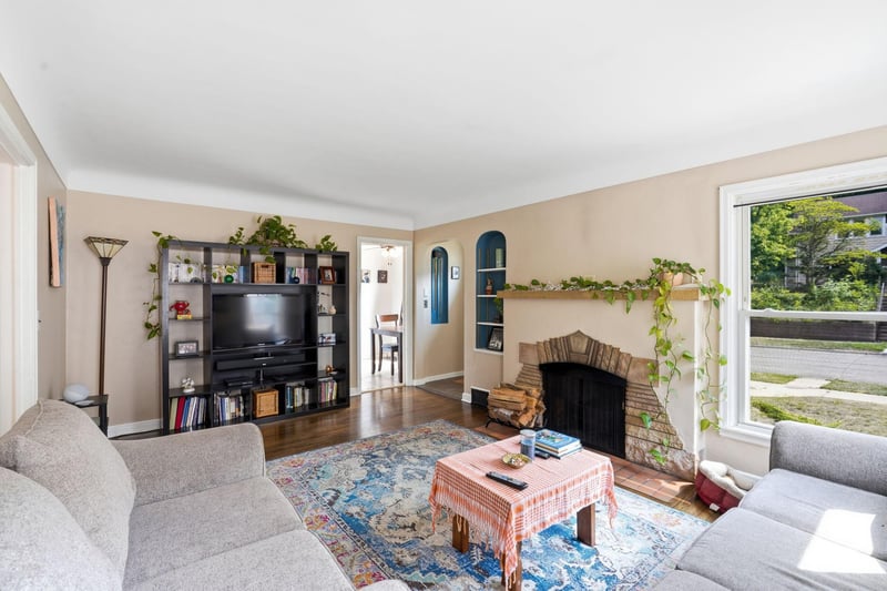 1197 Mclean Ave, Saint Paul, MN 55106
