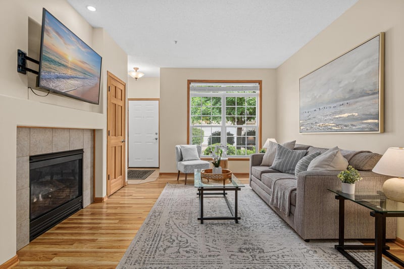 9651 Belmont Ln, Eden Prairie, MN 55347