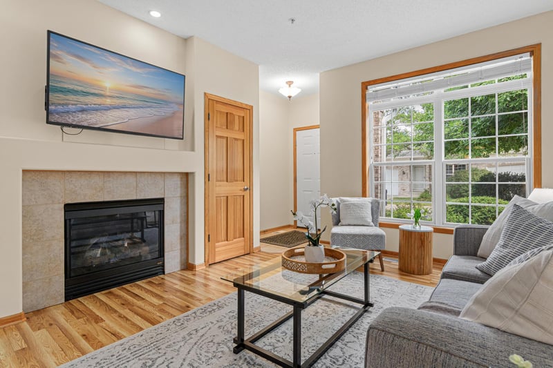 9651 Belmont Ln, Eden Prairie, MN 55347