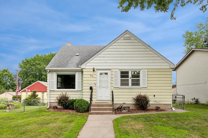 418 17th Ave N, South Saint Paul, MN 55075