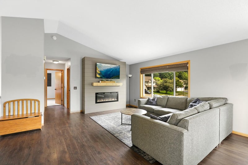813 Lawrence Pw, Buffalo, MN 55313