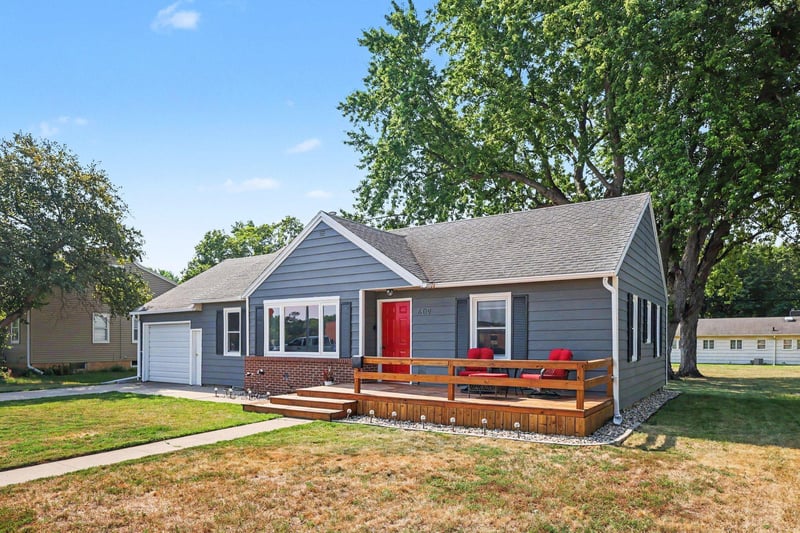 409 W Dodge St, Luverne, MN 56156