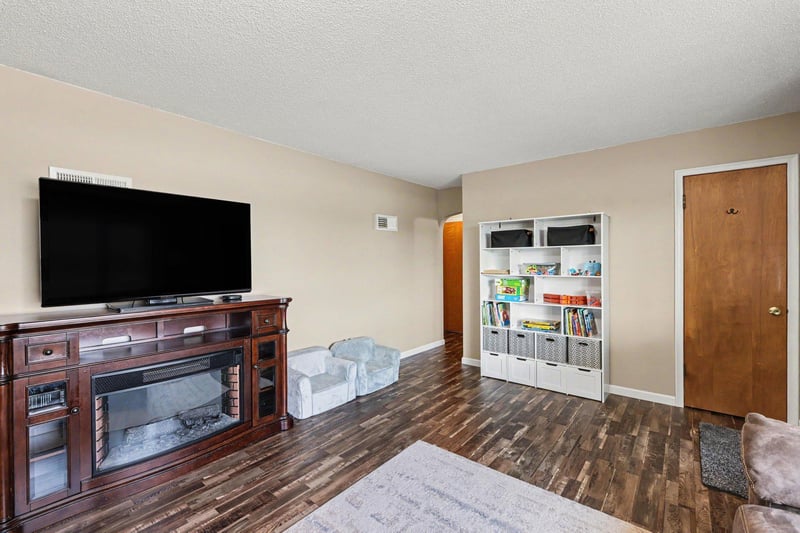 409 W Dodge St, Luverne, MN 56156