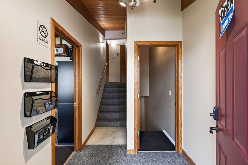14577 Grand Ave S, Burnsville, MN 55306