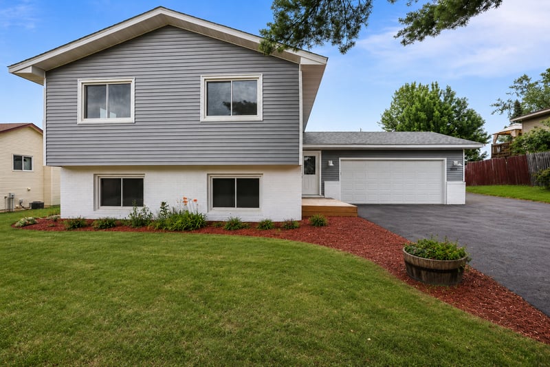 1599 Lancaster Ln, Eagan, MN 55122
