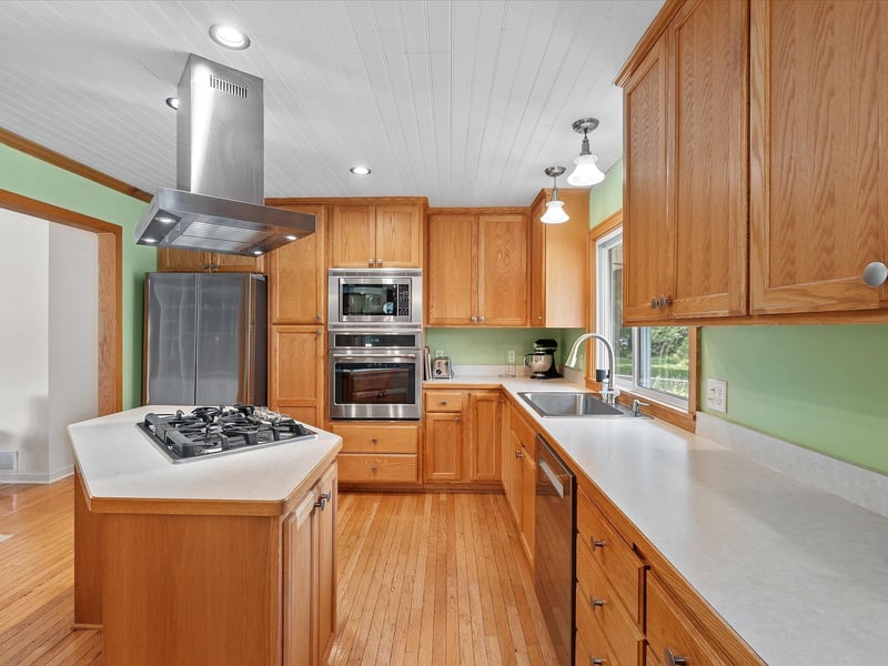 2682 5th St NW, New Brighton, MN 55112