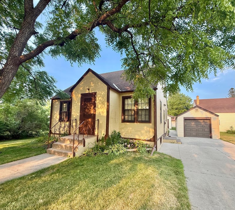 618 Dewey Ave N, Thief River Falls, MN 56701