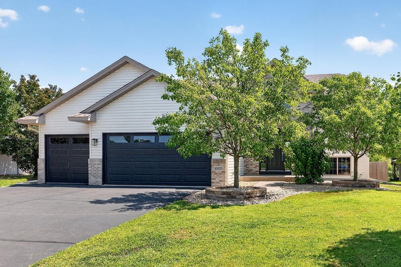 16035 Crane St NW, Andover, MN 55304