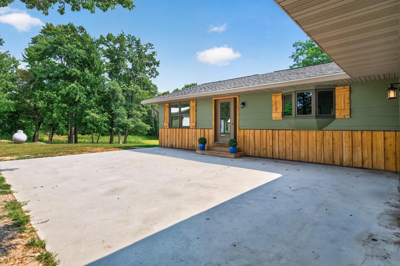 9800 253rd Ave NE, Stacy, MN 55079