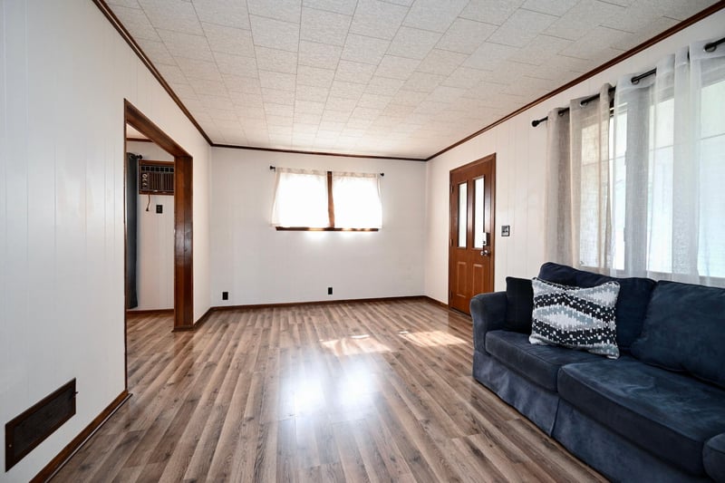 156 E Mark St, Winona, MN 55987